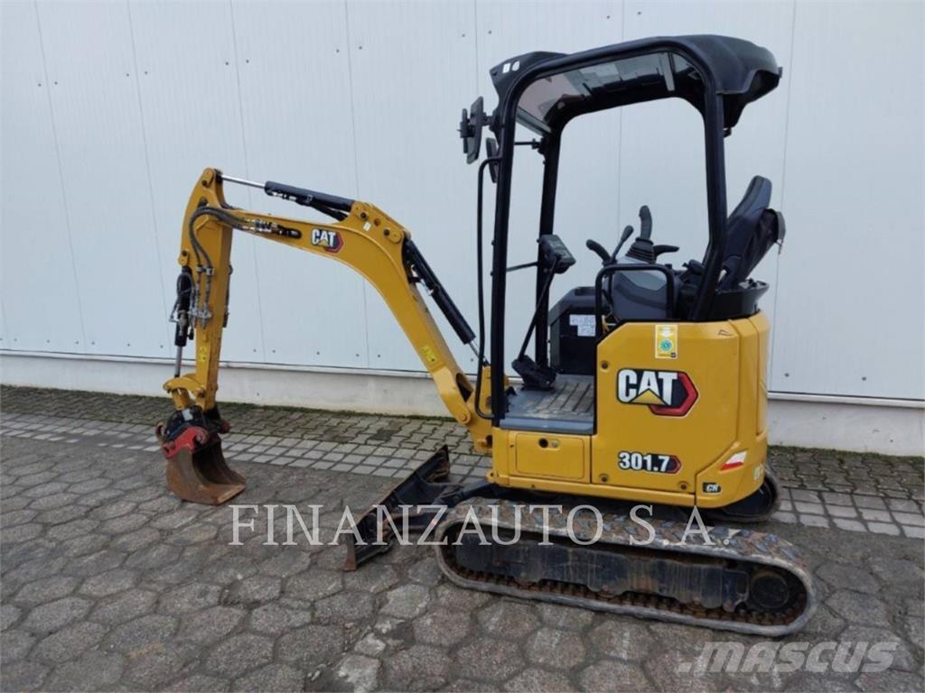 CAT 301.7D حفارات زحافة
