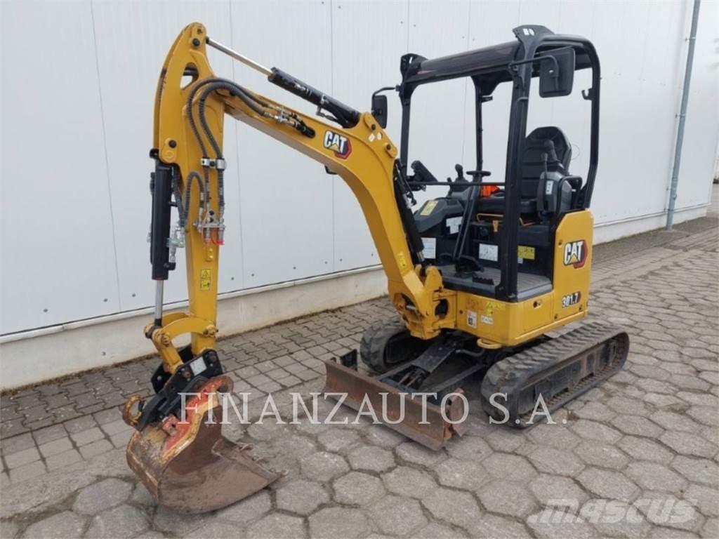 CAT 301.7D حفارات زحافة
