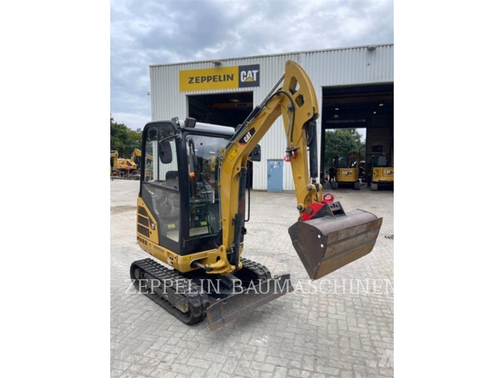 CAT 301.7D حفارات زحافة