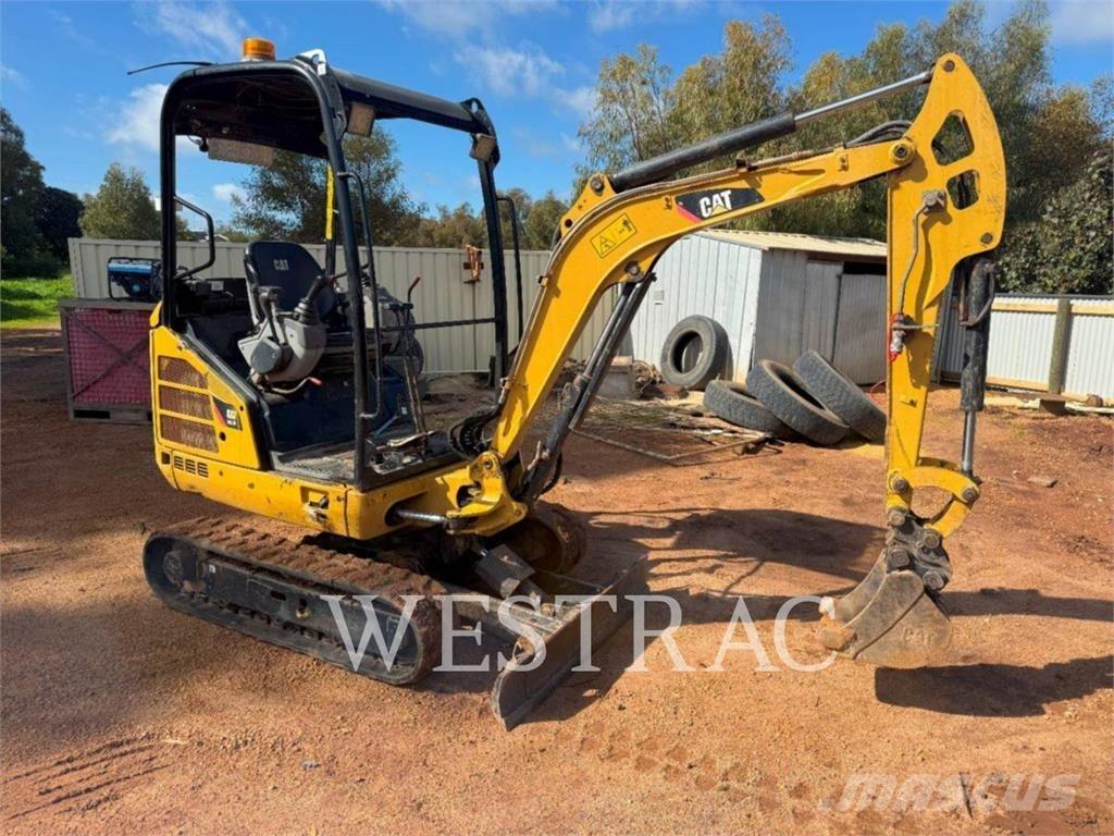 CAT 301.7D حفارات زحافة