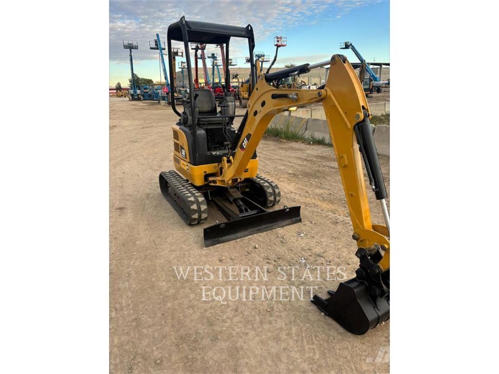 CAT 301.7D حفارات زحافة