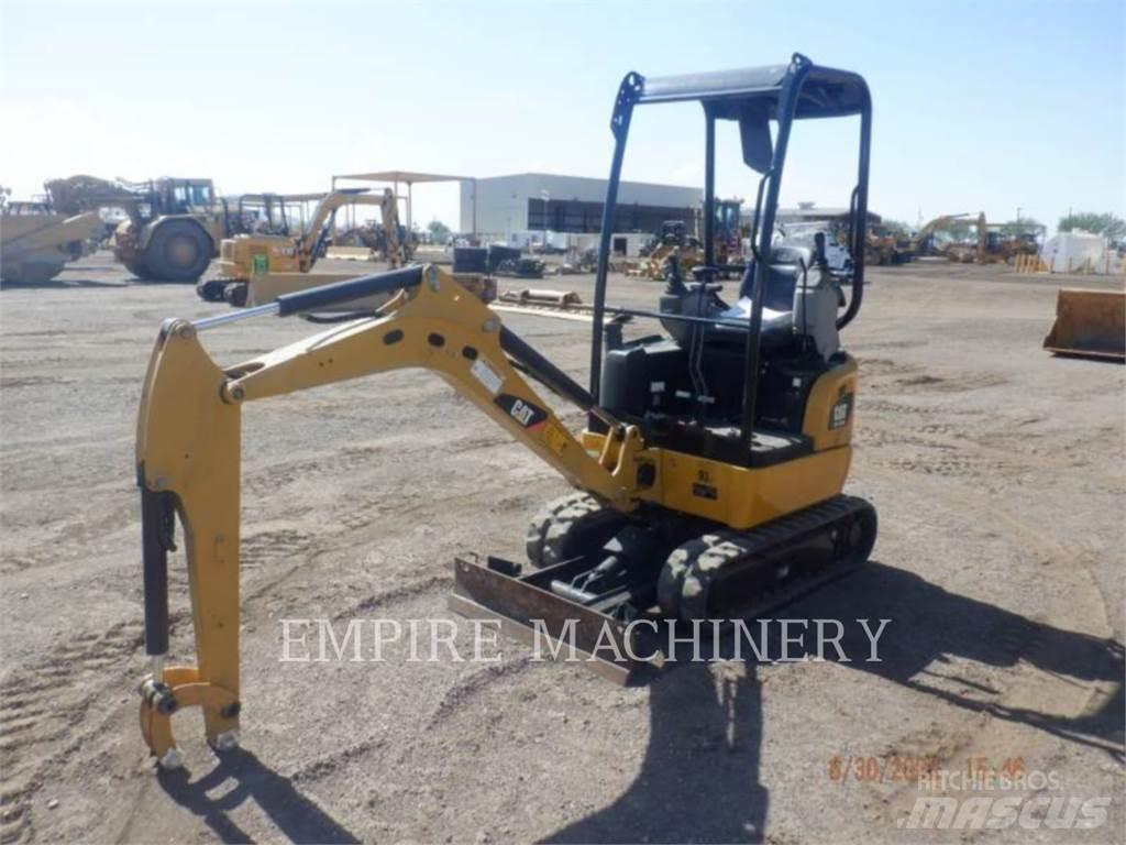 CAT 301.7D CR حفارات زحافة