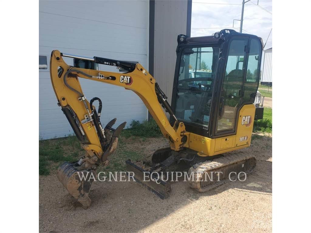 CAT 301.8 حفارات زحافة