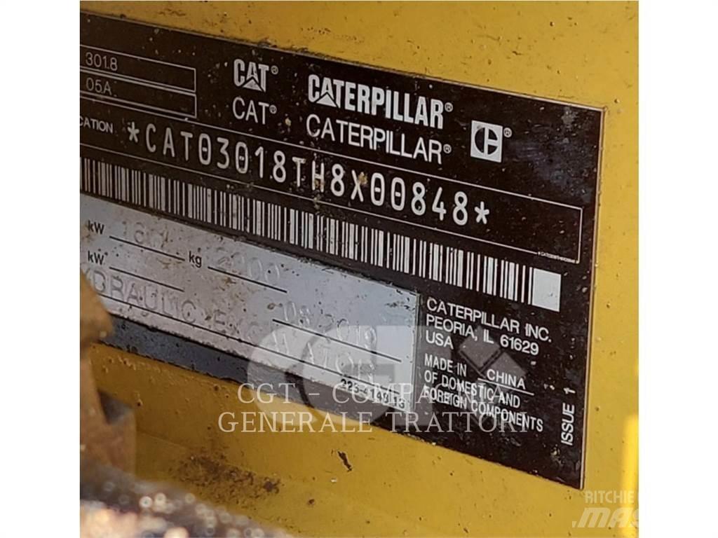 CAT 301.8 حفارات زحافة