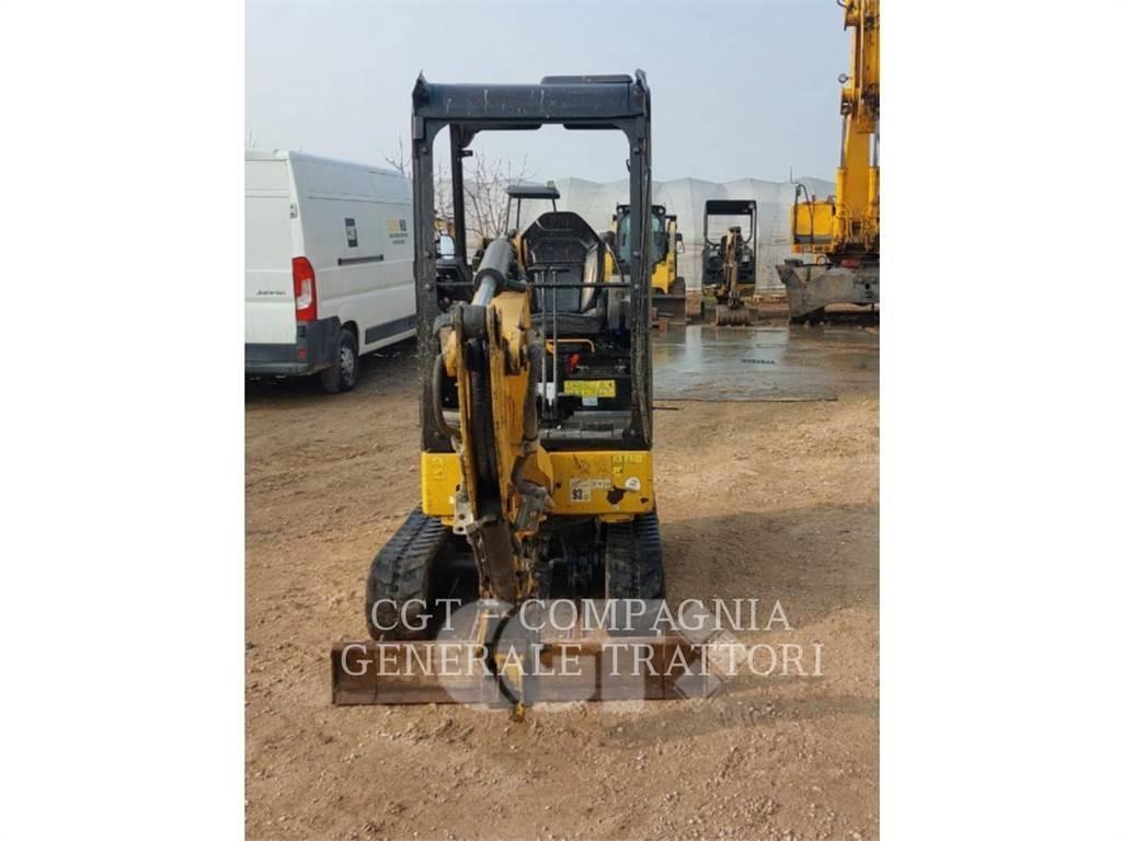 CAT 301.8 حفارات زحافة