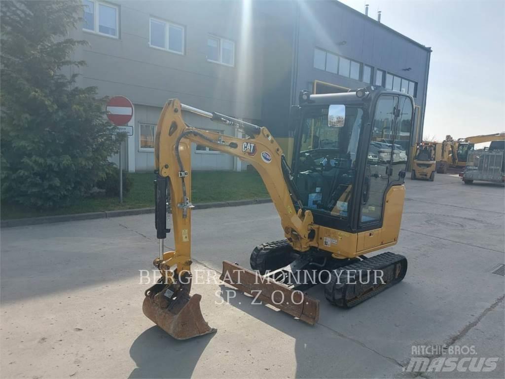 CAT 301.8 حفارات زحافة