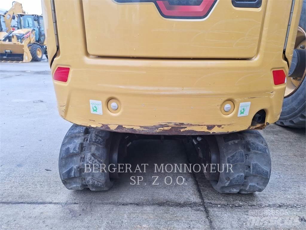 CAT 301.8 حفارات زحافة