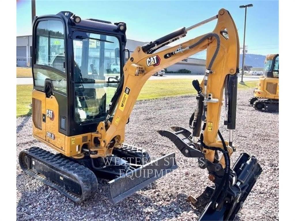 CAT 301.8 حفارات زحافة