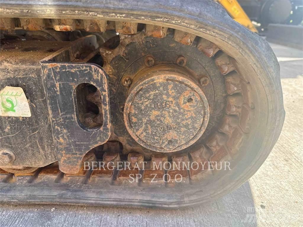 CAT 301.8 حفارات زحافة