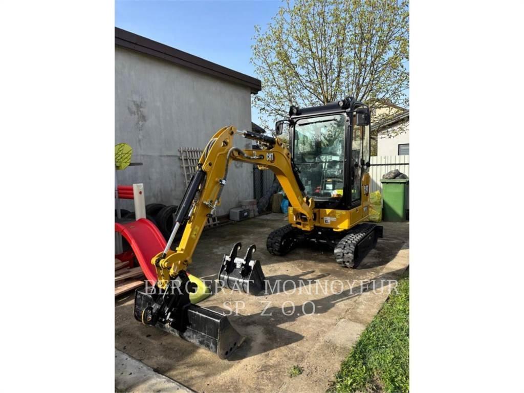 CAT 301.8 حفارات زحافة