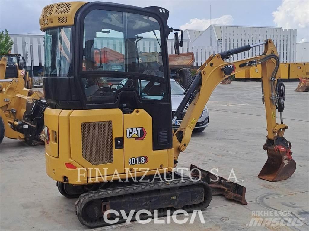 CAT 301.8 حفارات زحافة