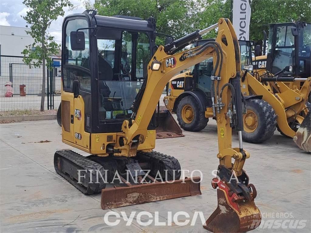 CAT 301.8 حفارات زحافة