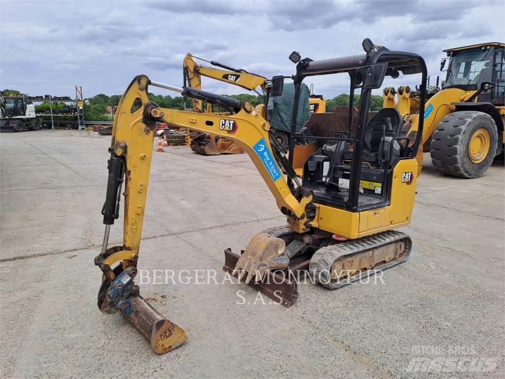 CAT 301.8 حفارات زحافة