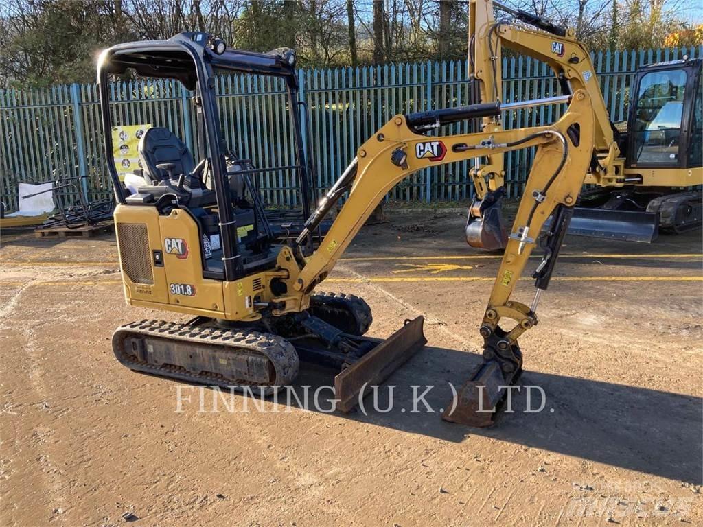 CAT 301.8 حفارات زحافة