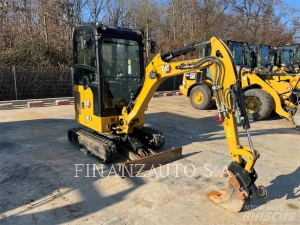 CAT 301.8 حفارات زحافة