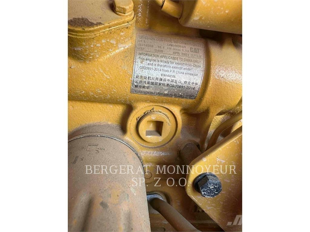 CAT 301.8 حفارات زحافة