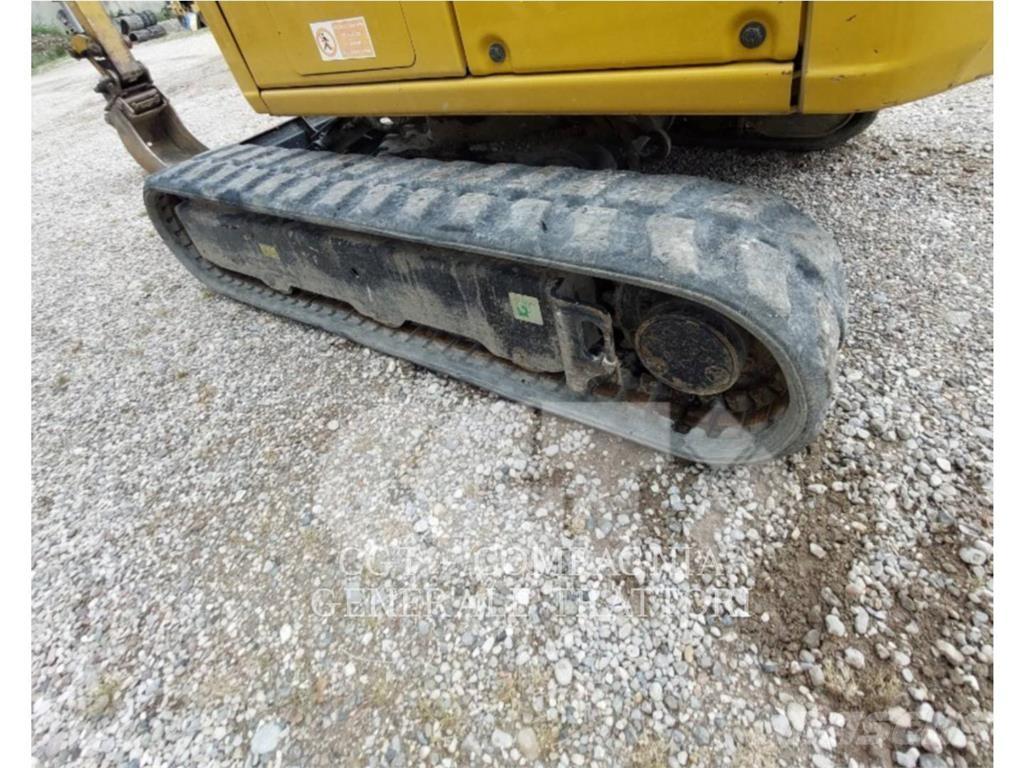 CAT 301.8 حفارات زحافة