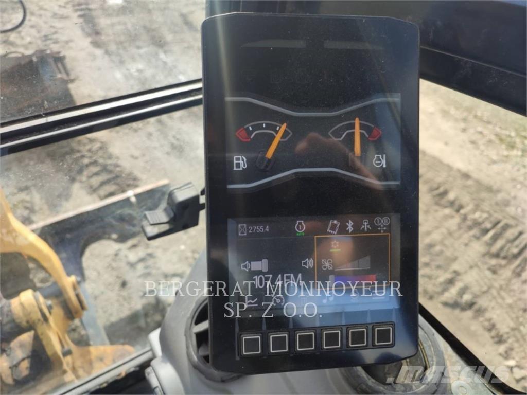 CAT 301.8 حفارات زحافة