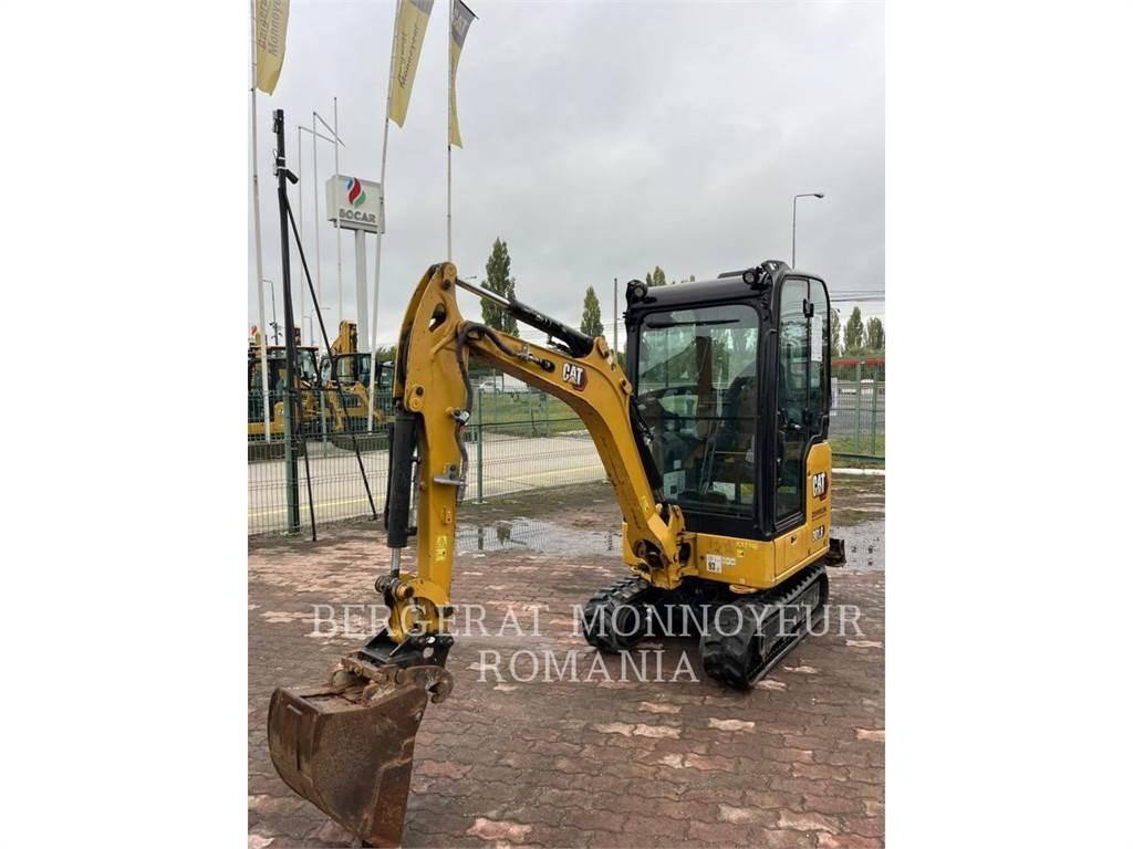 CAT 301.8-05 حفارات زحافة