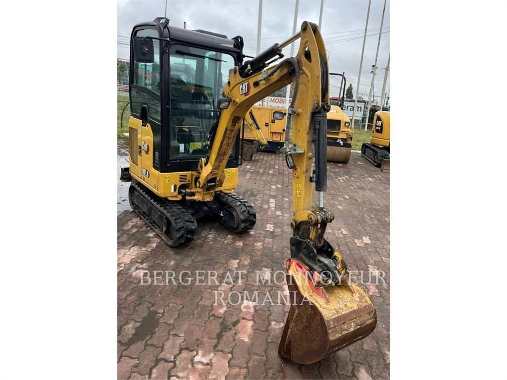 CAT 301.8-05 حفارات زحافة