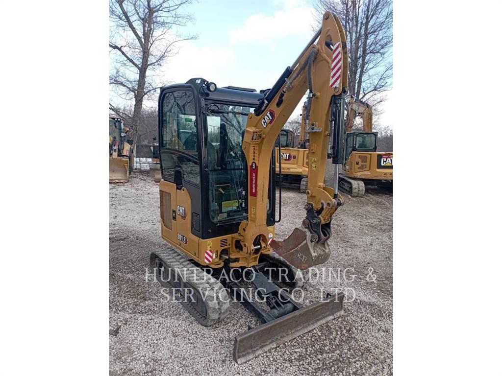 CAT 301.8-05 حفارات زحافة