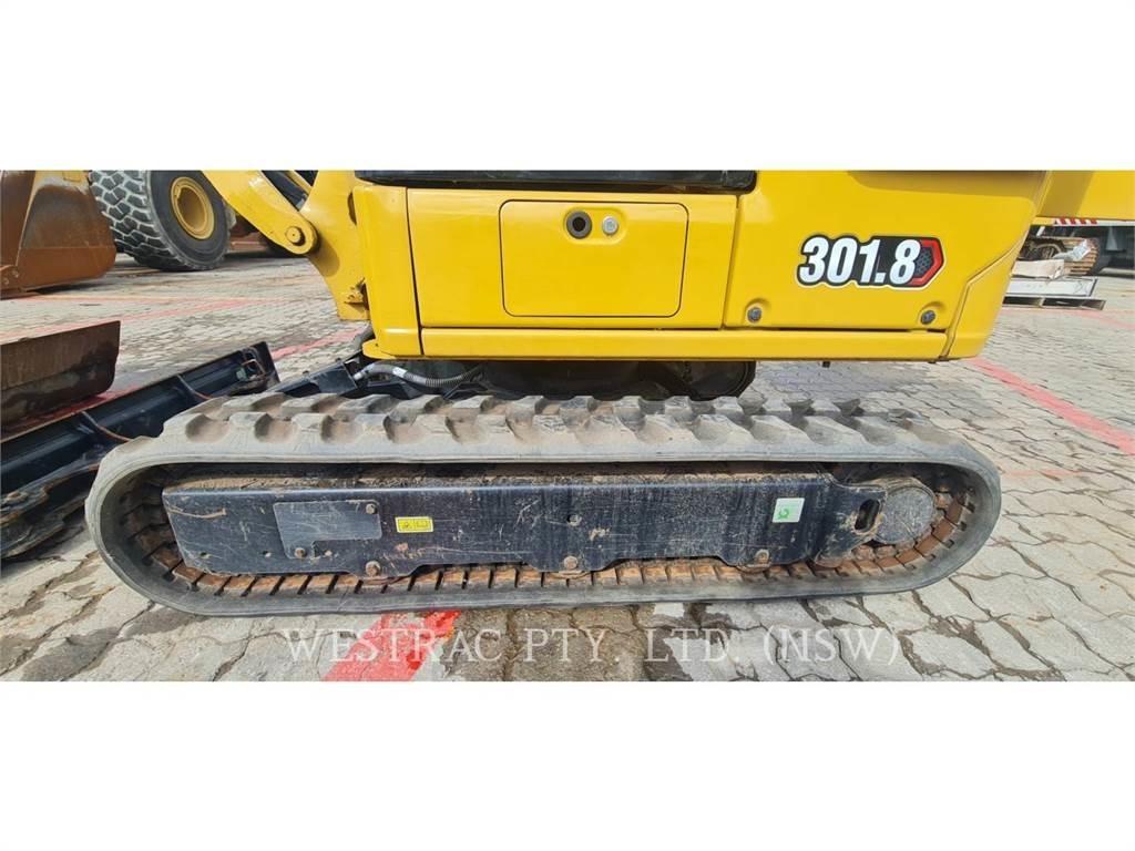 CAT 301.8-05 حفارات زحافة