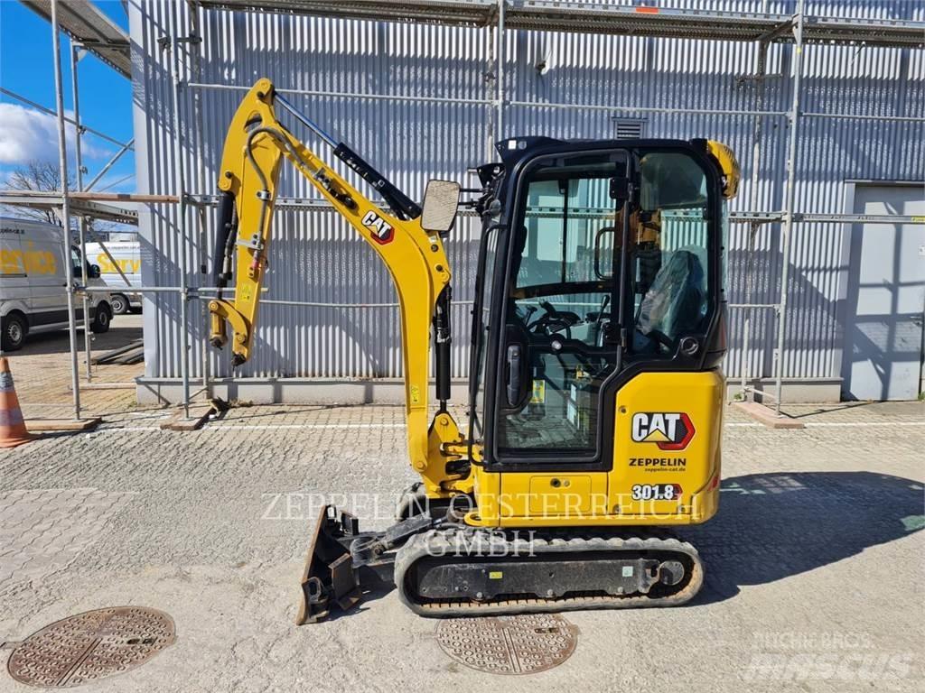CAT 301.8-05 حفارات زحافة
