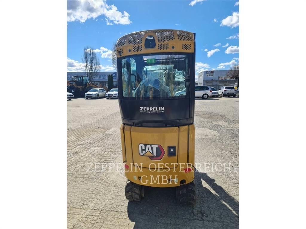 CAT 301.8-05 حفارات زحافة