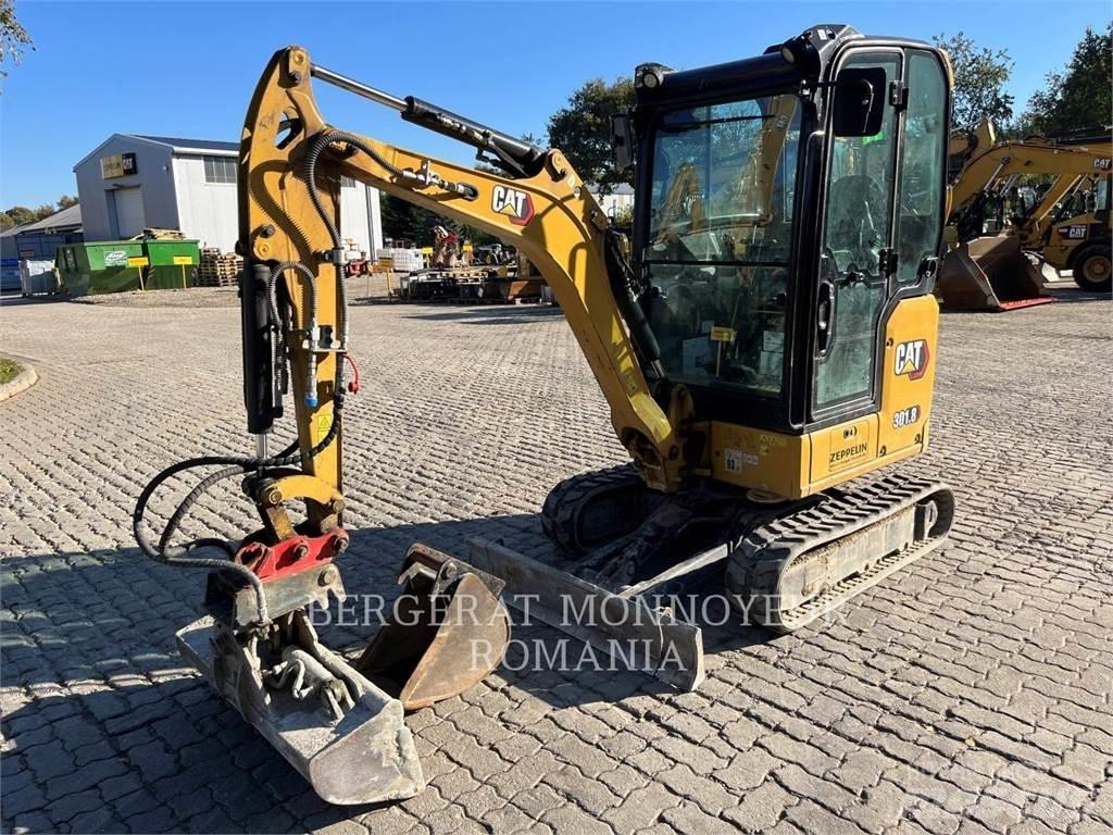CAT 301.8-05 حفارات زحافة