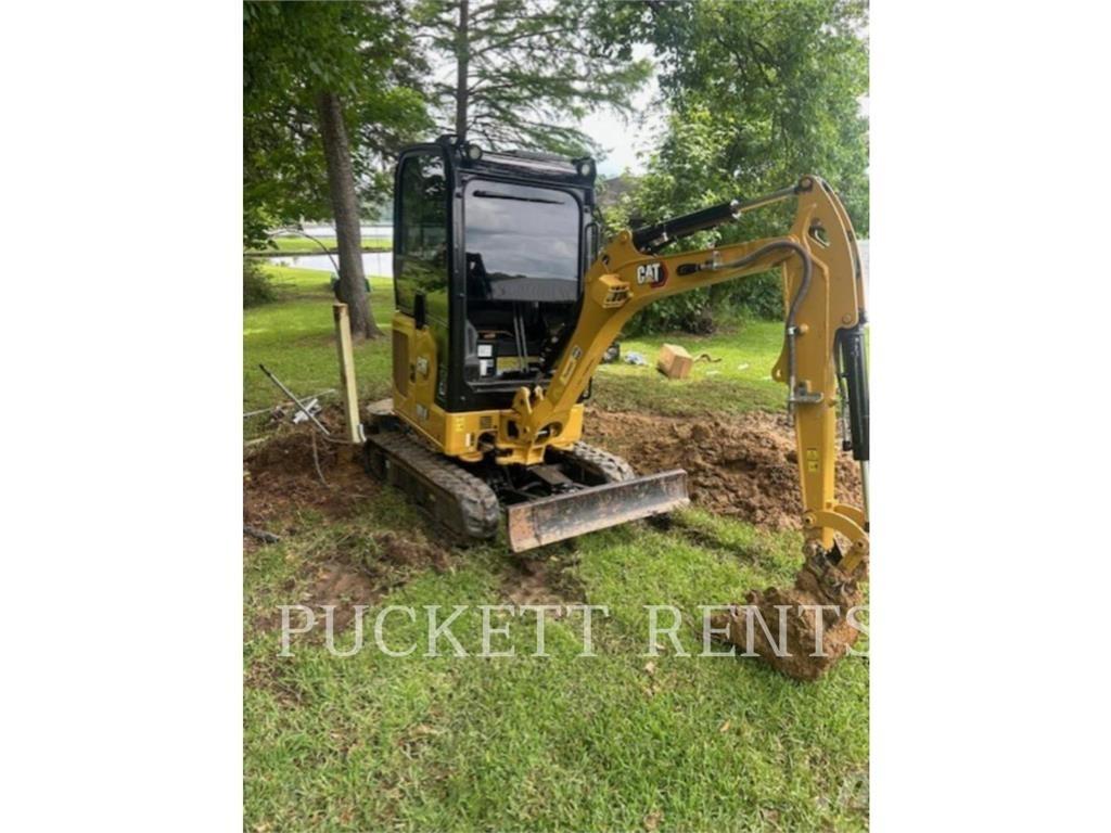 CAT 301.8-05 حفارات زحافة