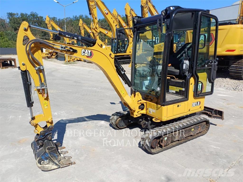 CAT 301.8-05 حفارات زحافة