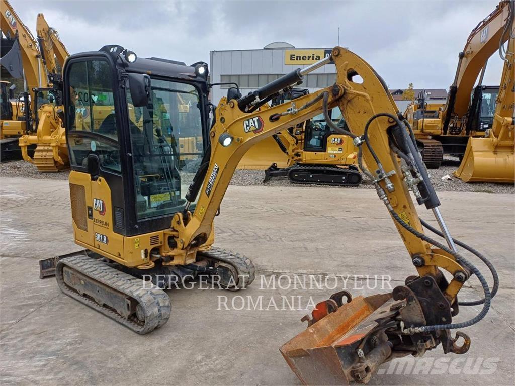 CAT 301.8-05 حفارات زحافة