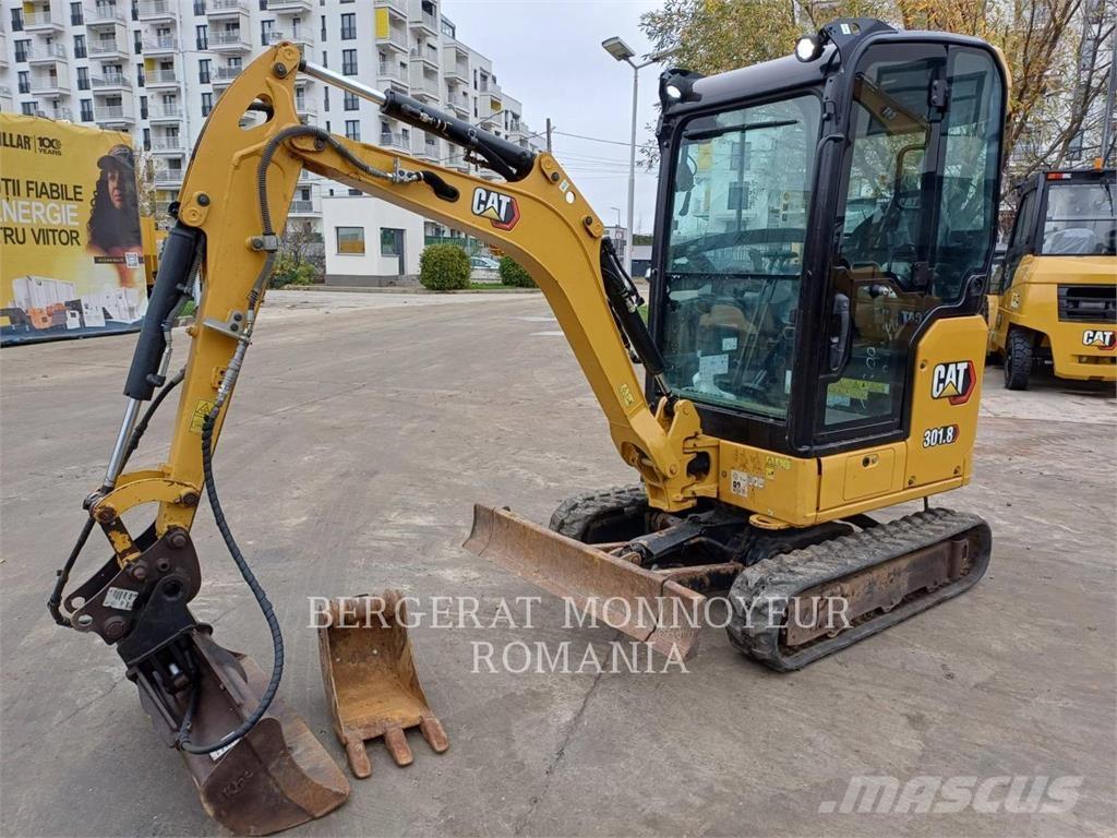 CAT 301.8-05 حفارات زحافة