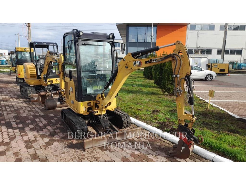 CAT 301.8-05 حفارات زحافة