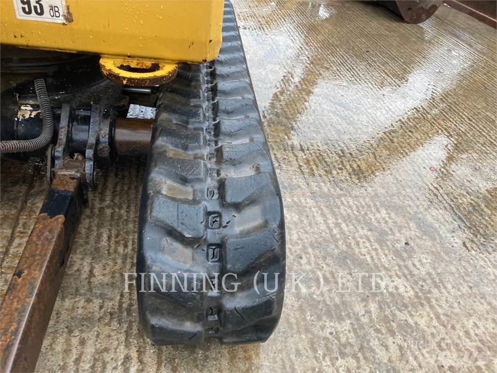 CAT 301.8-05A حفارات زحافة