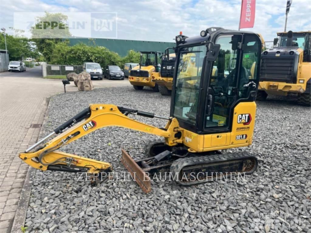 CAT 301.8-05A حفارات زحافة