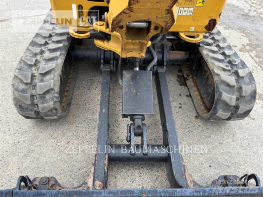 CAT 301.8-05A حفارات زحافة
