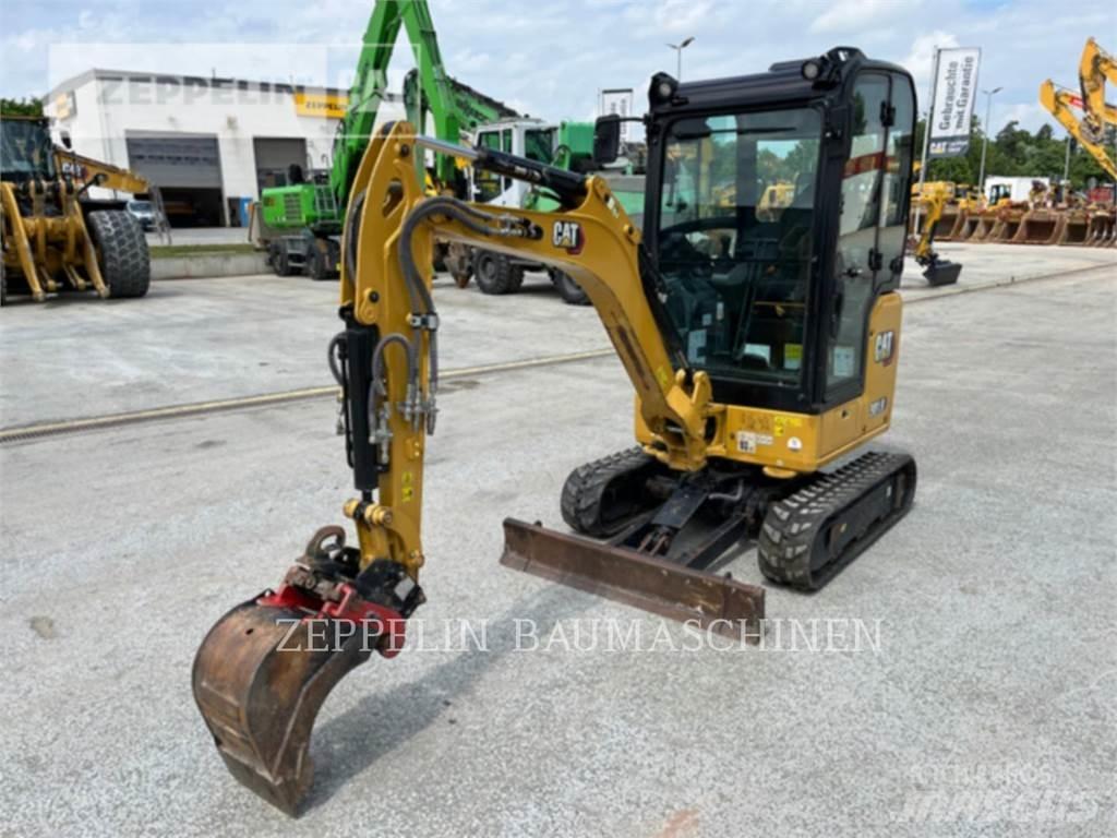 CAT 301.8-05A حفارات زحافة