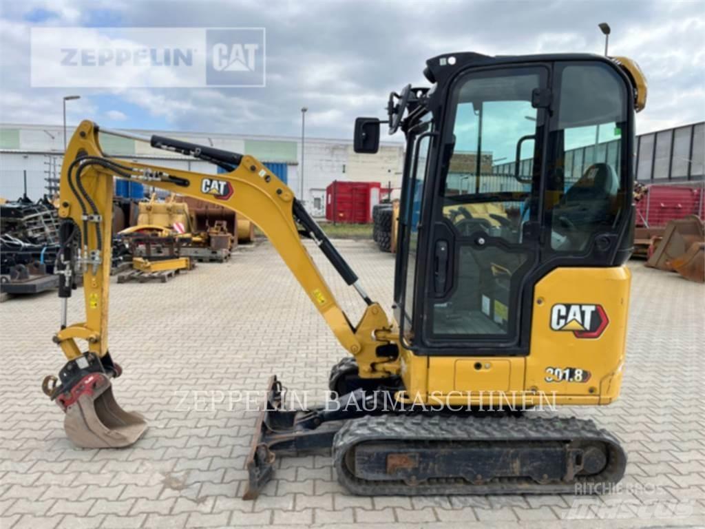 CAT 301.8-05A حفارات زحافة
