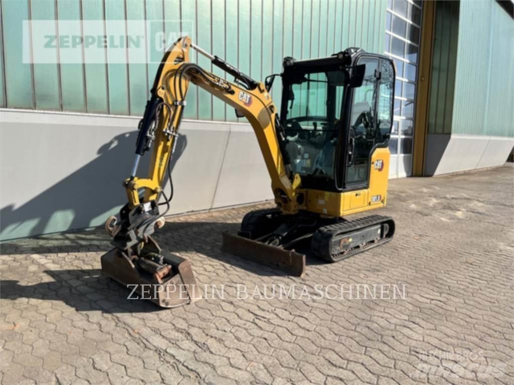 CAT 301.8-05A حفارات زحافة