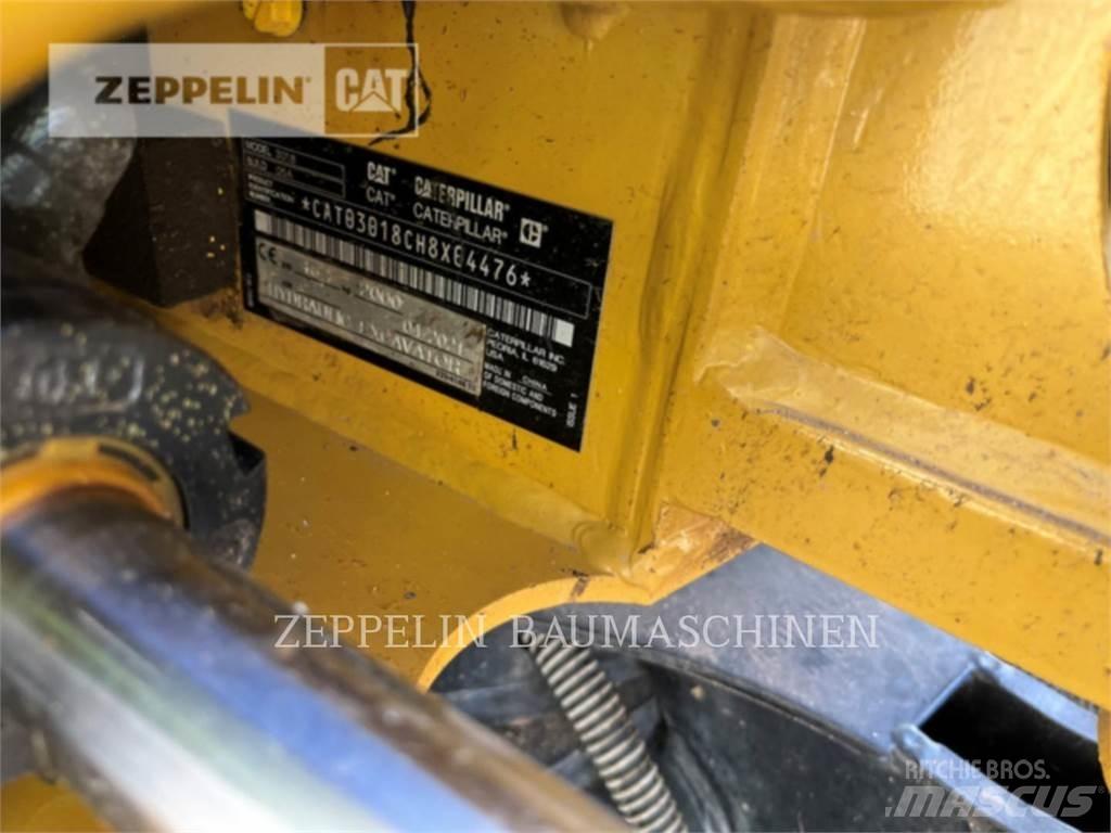 CAT 301.8-05A حفارات زحافة