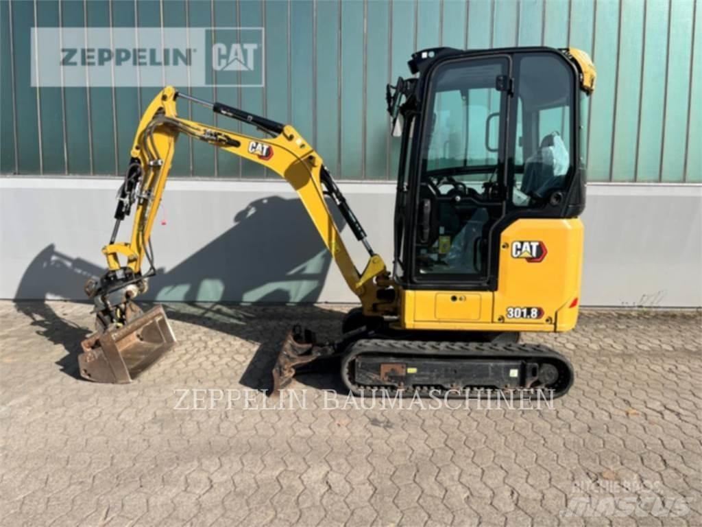 CAT 301.8-05A حفارات زحافة