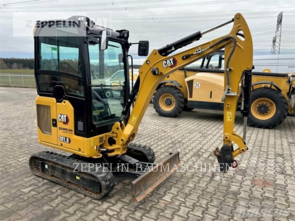 CAT 301.8-05A حفارات زحافة