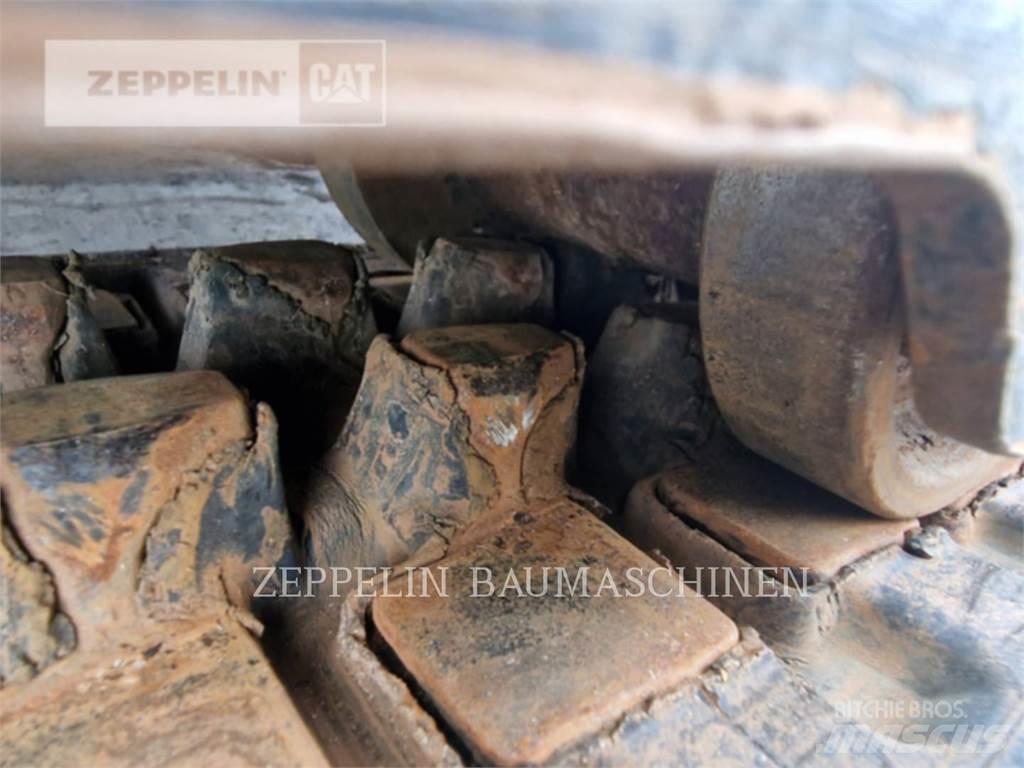 CAT 301.8-05A حفارات زحافة
