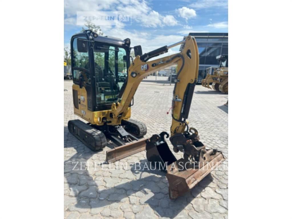 CAT 301.8-05A حفارات زحافة