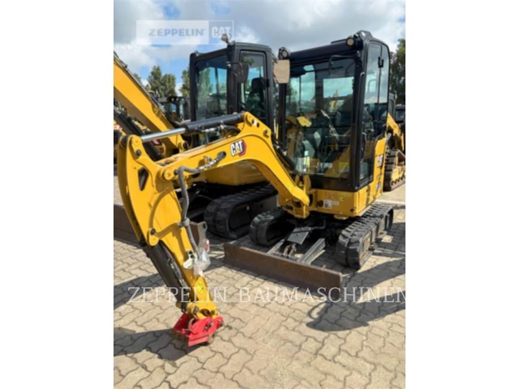 CAT 301.8-05A حفارات زحافة