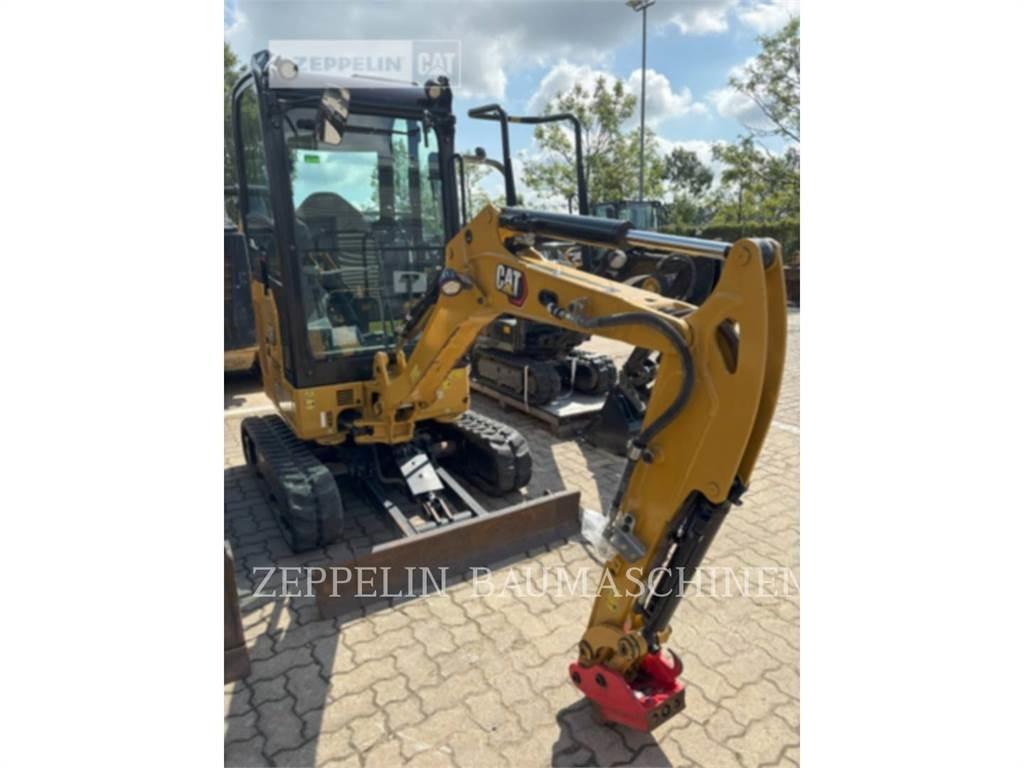 CAT 301.8-05A حفارات زحافة