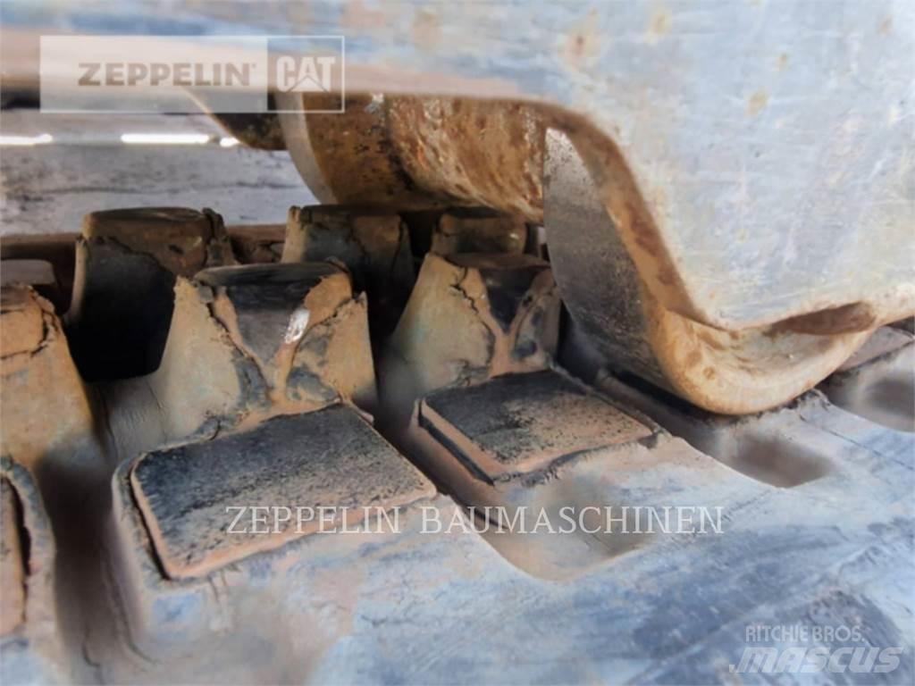 CAT 301.8-05A حفارات زحافة