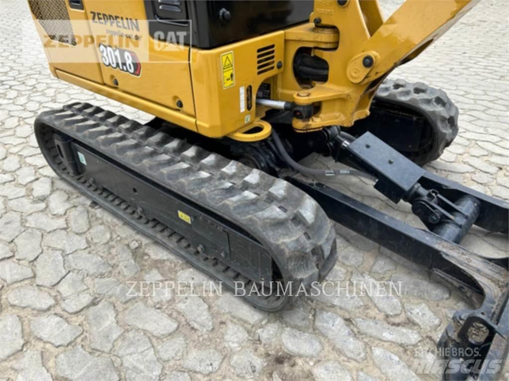 CAT 301.8-05A حفارات زحافة