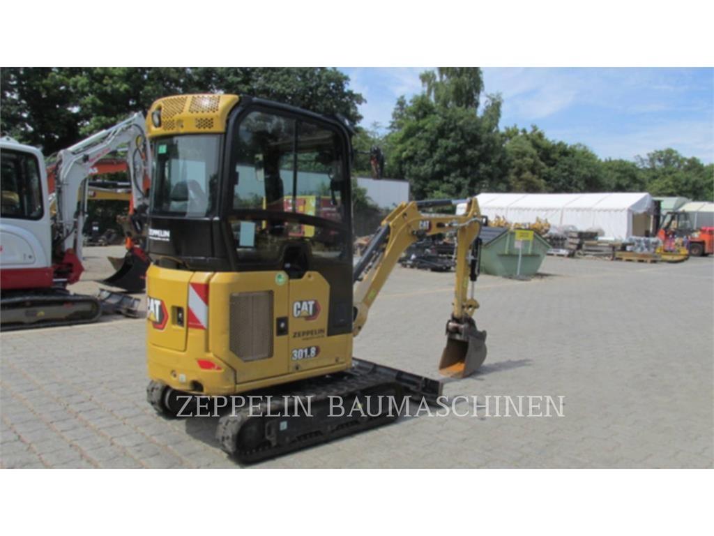 CAT 301.8-05A حفارات زحافة